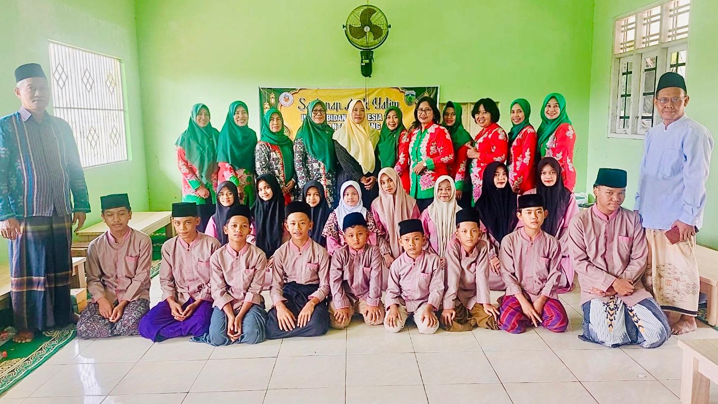 ikatan-bidan-indonesia-berbagi-santunan-untuk-santri-yatim-al-muzakki